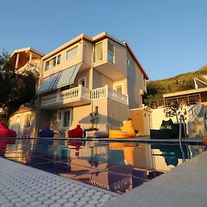 Pensión Vila_elarad, Vlorë